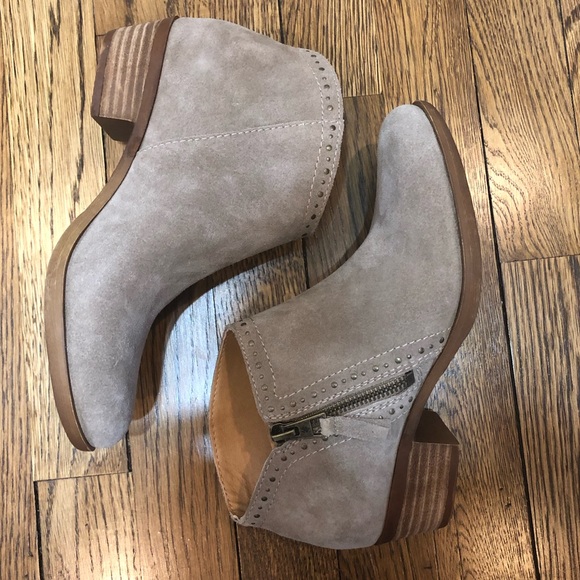 Lucky Brand Shoes - Lucky Brand Benna Tan Suede Ankle Boots Size 6 NWT
